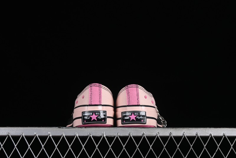 Converse Chuck 70s Low-Top Casual Sneakers with Black-Pink Chain Design - A09542C