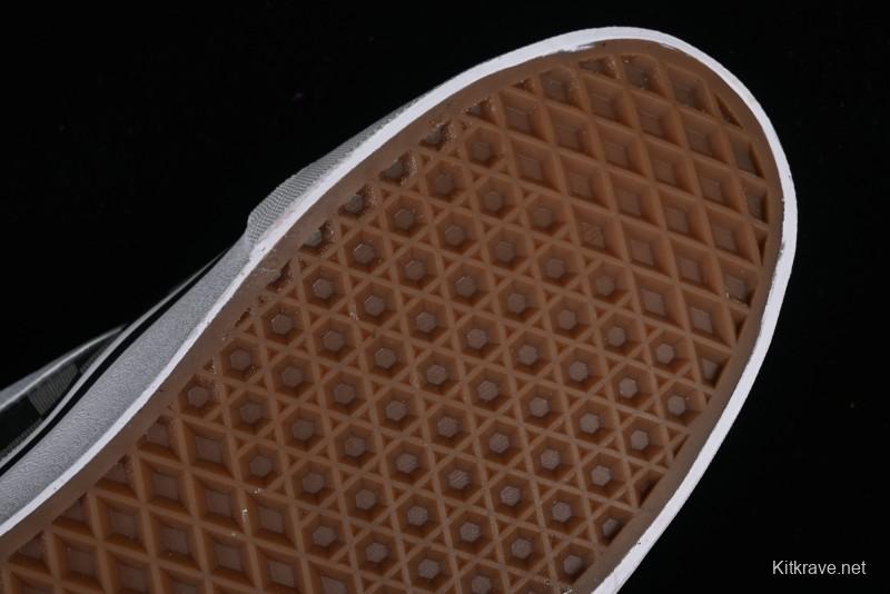 Vans Classics Knu Skool Retro Skate Shoes with Thick Tongue and Oversized Toe - VN0009QCB9P