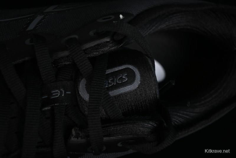 Asics Gel-Kayano 31 Running Shoes with Enhanced Cushioning and Breathable Design - 1011B867-001