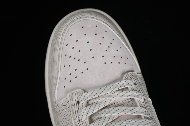 Supreme x Nike Dunk Low SB Skate Shoes with Zoom Air Cushion - XD6188-035