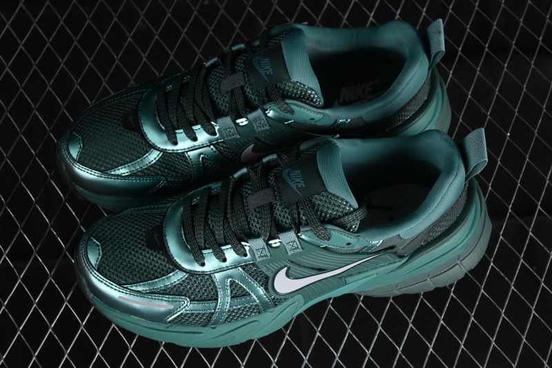 Nike V2K Runtekk 3XL Retro Low-Top Running Shoes with Shock Absorption and Anti-Slip Technology - HF5050-361
