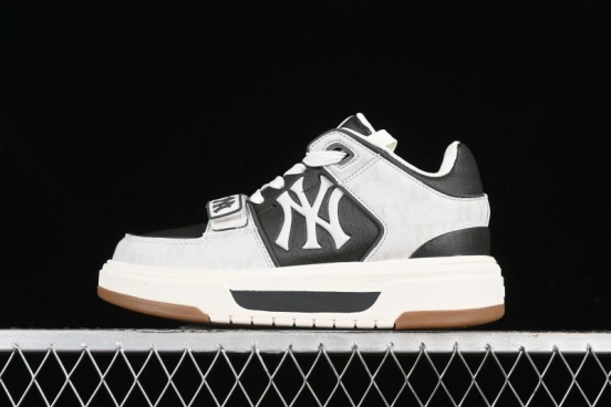 New York Yankees Chunky Liner Mid Denim Monogram Sandals with Velcro Closure and Thick Sole - 3ASXCHL4N50GRS