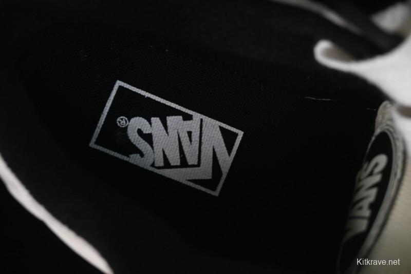 Vans Classics Knu Skool Retro Sneakers with Enlarged Toe and Thickened Tongue - VN000CZUVE1