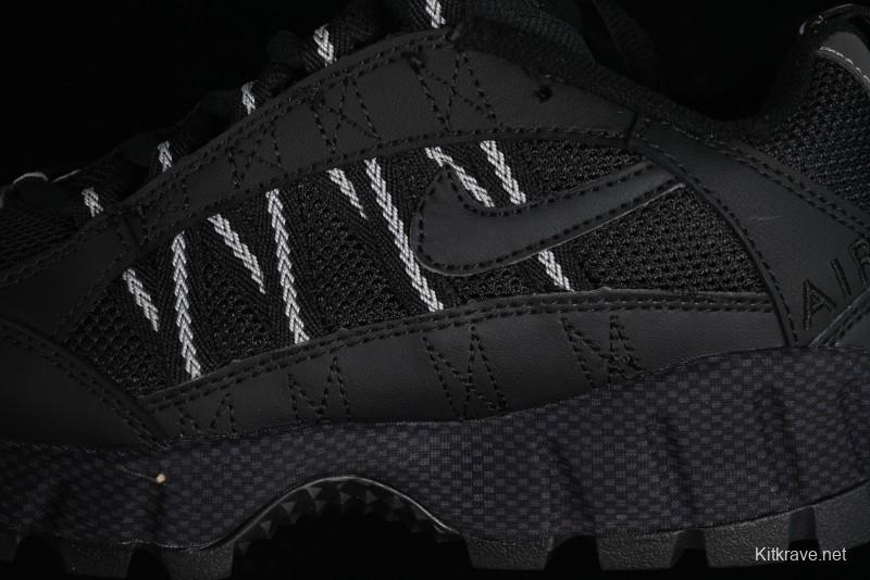 Nike Air Humara Retro Trail Running Shoes with 1990s Outdoor Style - 924464-001