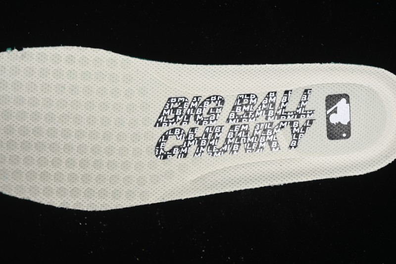 New York Yankees MLB Bigball Chunky Embo Monogram Thick Sole Sandals - 3ASHBEM4N50IVS