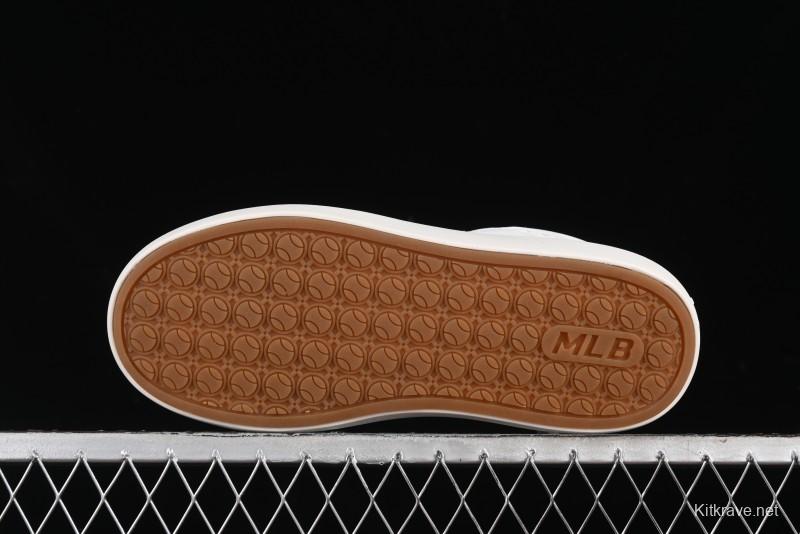 MLB Chunky Classic Base New York Yankees Lightweight Platform Casual Sneakers - 3ASXBMN4N50GRL