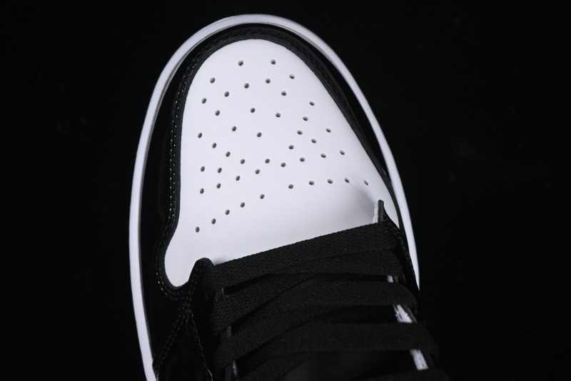 Nike Air Jordan 1 Mid Basketball Shoes White Black Silver - HV0789-010