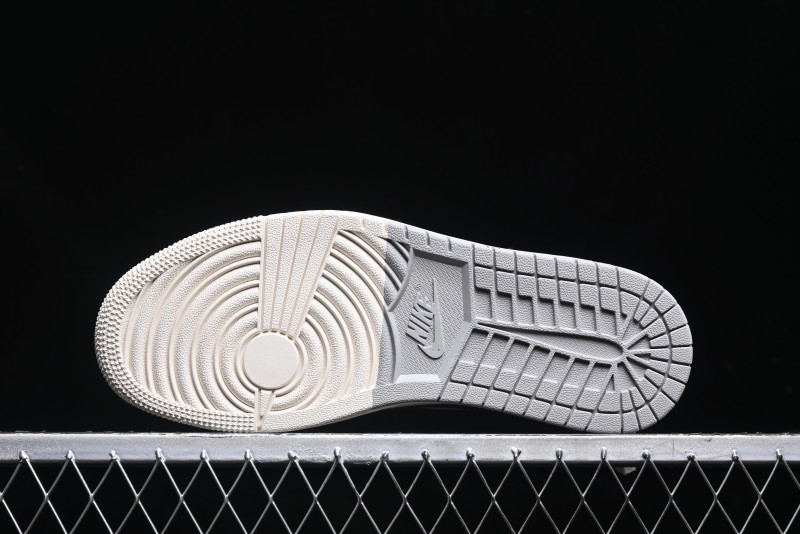 Nike Travis Scott x Fragment Design x Air Jordan 1 Low OG SP AJ1 Sneakers with Reverse Swoosh - SJ2068-134