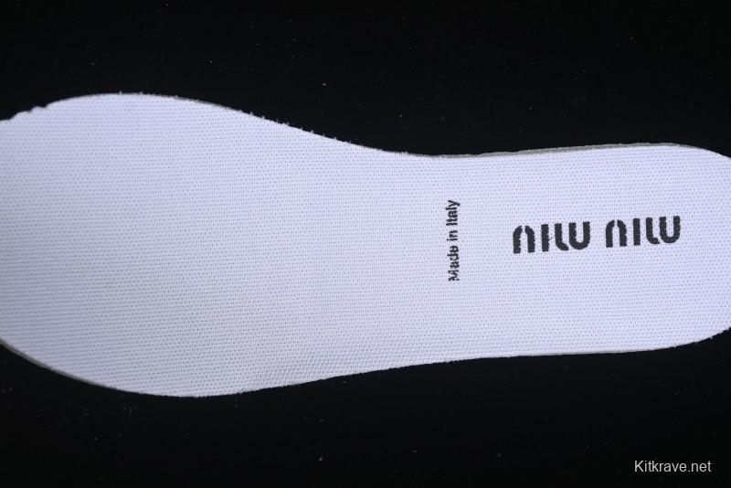 Miu Miu Suede Round Toe Lace-Up Women's Low-Top Casual Shoes - 99D4