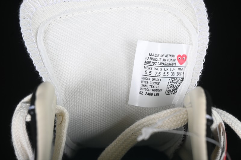 Converse x Play Comme Des Garcons One Star Academy Pro Low Top Casual Sneakers - A09870C