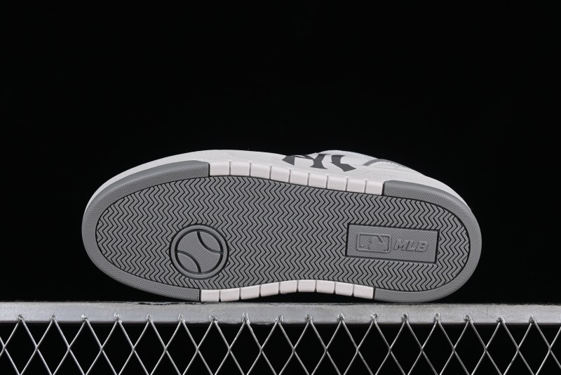 MLB Chunky Liner New York Yankees Lightweight Platform Sneakers with 6cm Height Increase - 3ASXCLB3N50SIS
