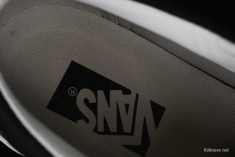 Vans Old Skool 36 Low-Top Retro Skate Shoes - VN000D57BLK