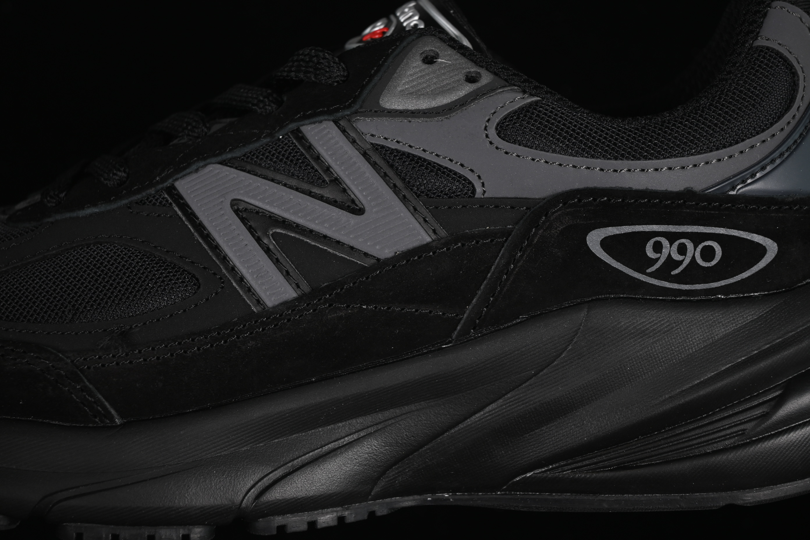 New Balance 990 Series Premium Made in USA Retro Running Shoes - M990BB6