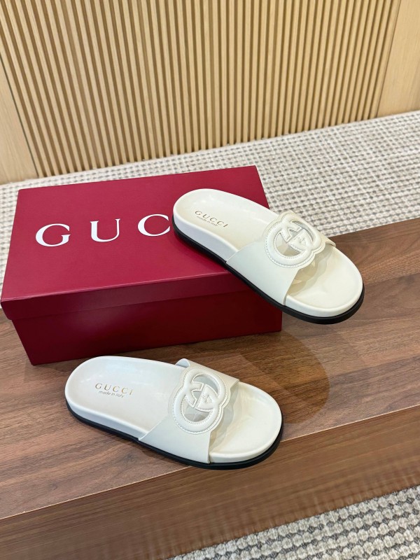 2025 Women Gucci White Leather Slippers GG Logo LY00230