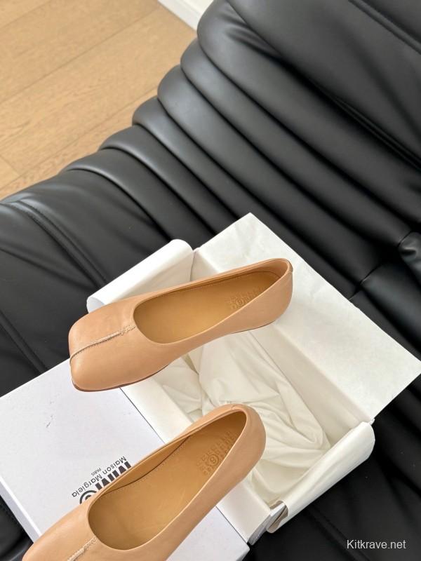 2025 Women MM6 Beige Leather Ballet Flat KFY00280