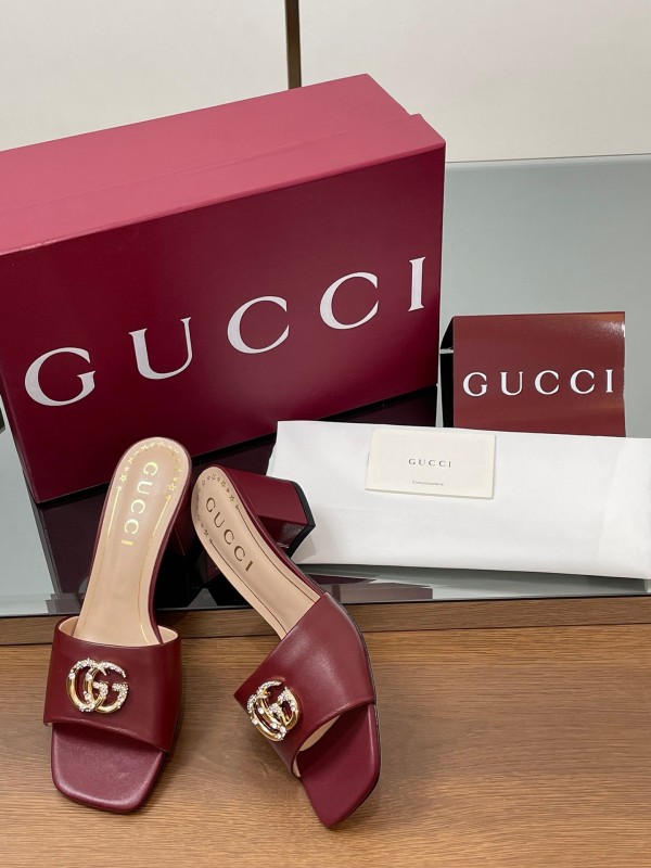 2025 Women Gucci Burgundy Leather Sandals GG Crystal LY00280