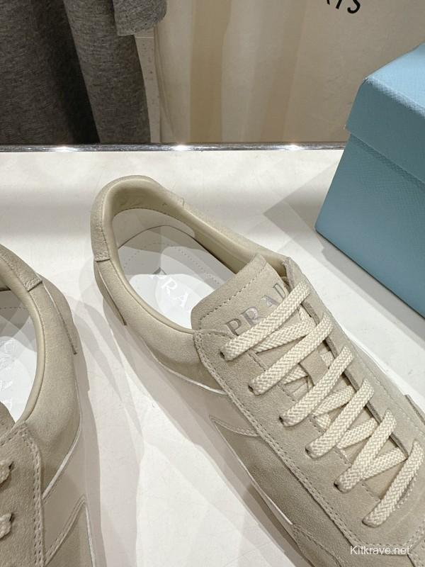 2025 Unisex Bottega Veneta White Leather Sneakers