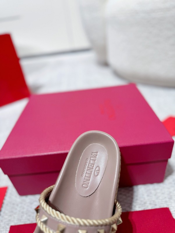 2025 Women Valentino Beige Leather Slippers