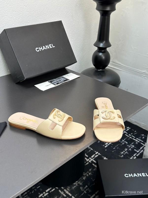 2025 Slippers Chanel Beige Leather Slippers