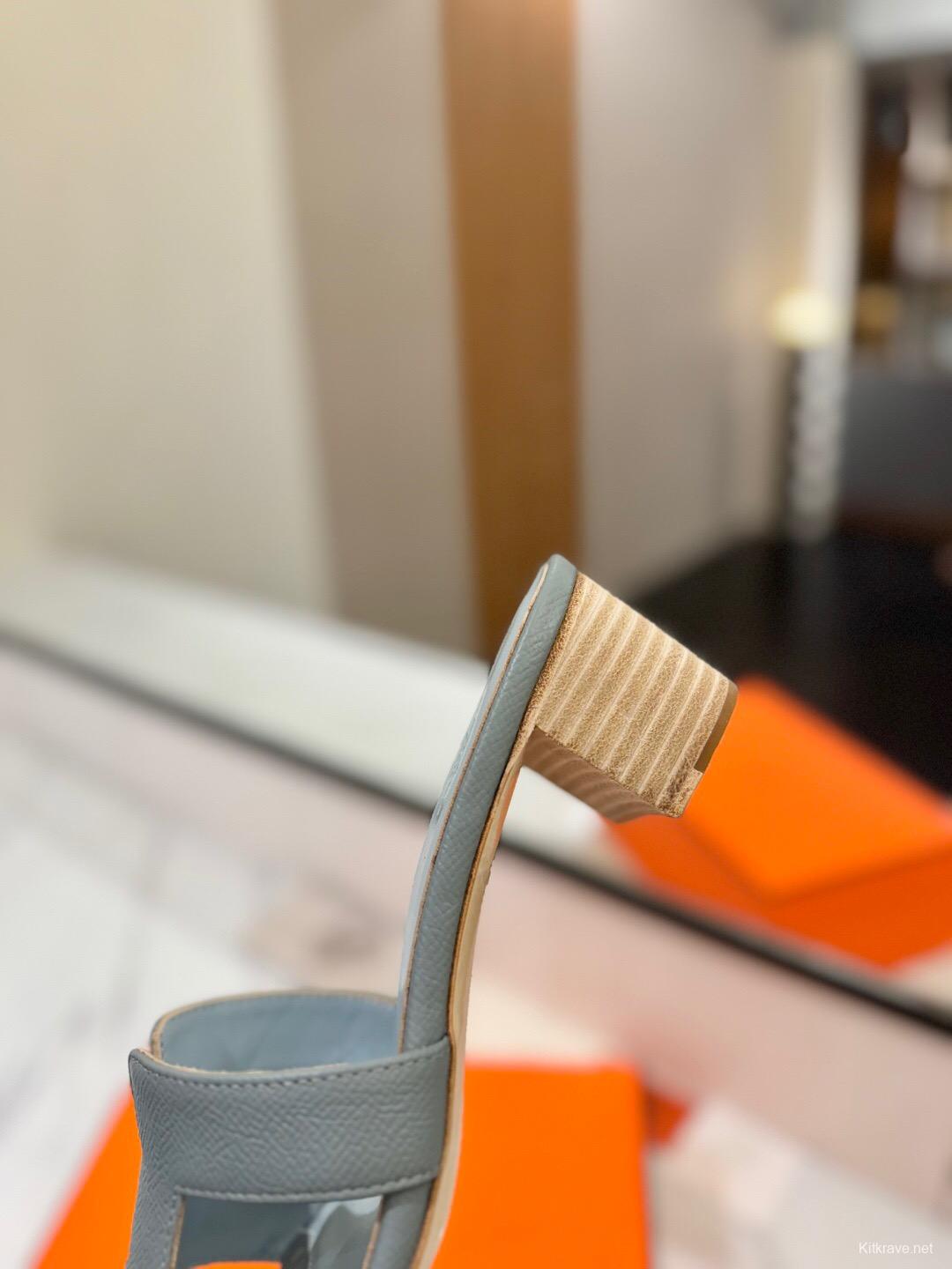 2025 Women Hermès Light Grey Leather Sandals