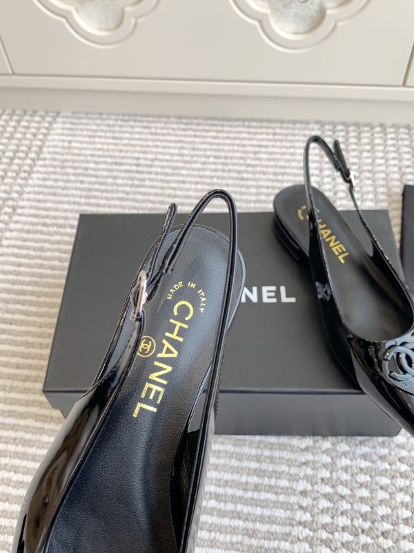 2025 Women Chanel Black Patent Leather Slingback Pumps KFY00300