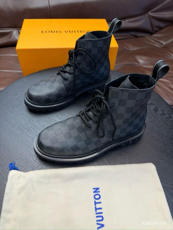 2024 Men Louis Vuitton Black Grey Leather Ankle Boots MJ00440
