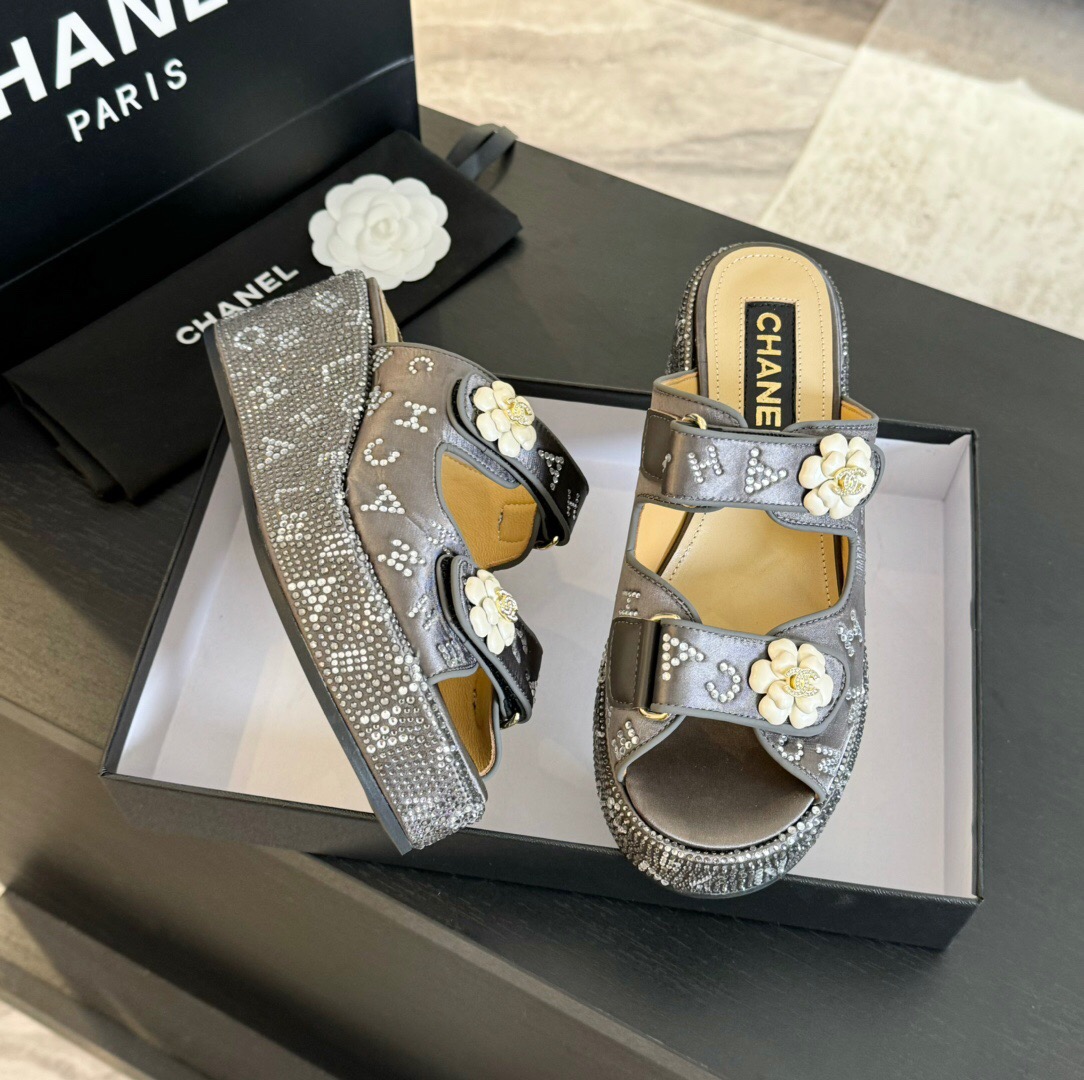 2025 CHANEL Grey Leather Platform Slippers LY00330