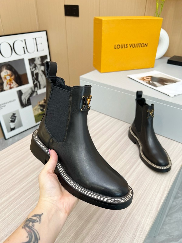 2024 Women Louis Vuitton Black Calf Leather Chelsea Boots MJ00340