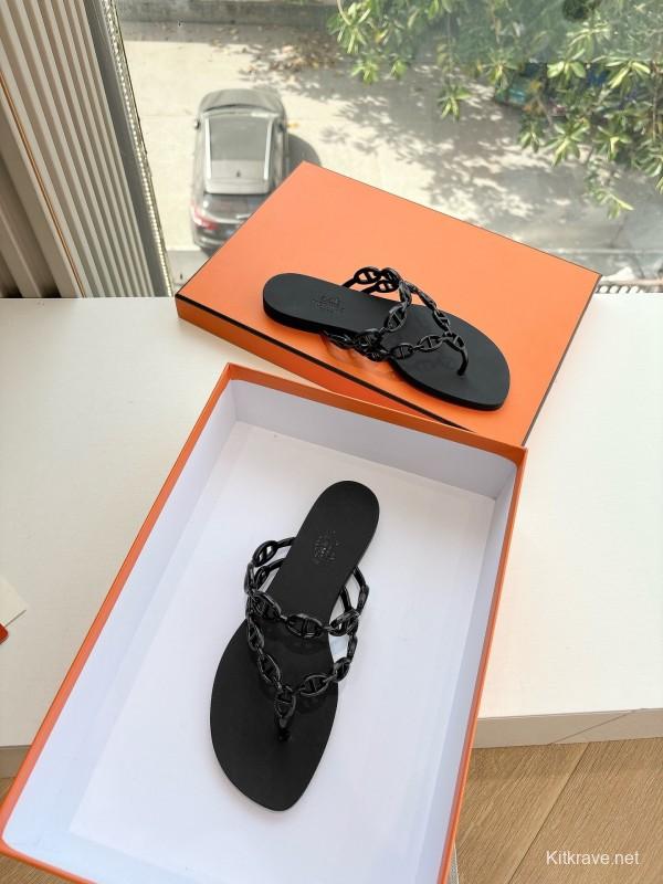 2025 Women Hermès Black Leather Chain Strap Flip Flop Sandals LY00360(F)