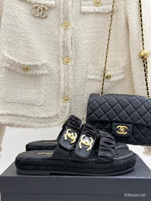 2025 Women Chanel Black Leather Slippers CC Logo KFY00230