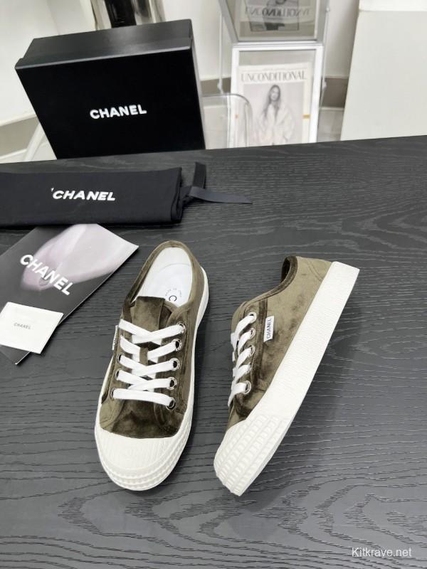 2025 Women Chanel Army Green Suede Casual Sneakers