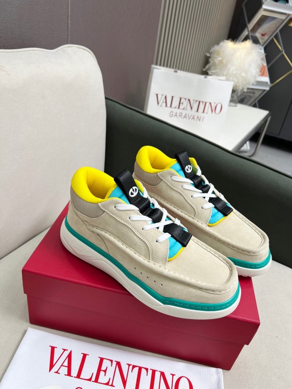 2025 Unisex Valentino Yellow Blue Beige Leather Sneakers RUNBOOT LY00390