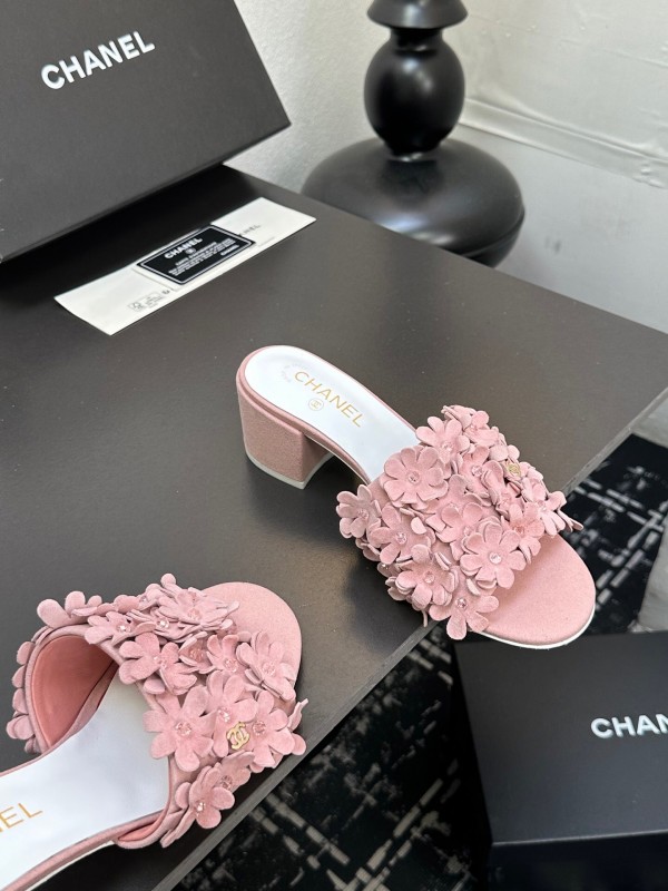 2025/Women Chanel Pink Suede Floral Embellished Block Heel Sandals LY00360(F)
