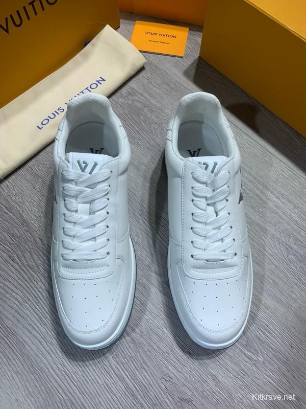 2024 Men Louis Vuitton White Leather Sneakers MJ00380