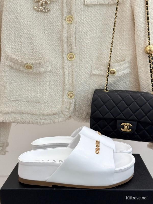 2025 Slippers Chanel White Leather Slippers KFY00250