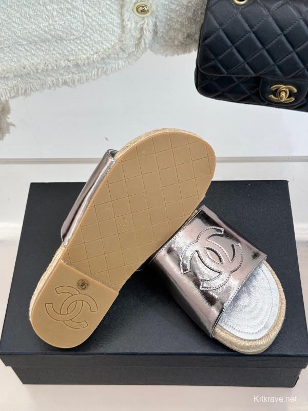 2025 Slippers Chanel Metallic Leather Slippers