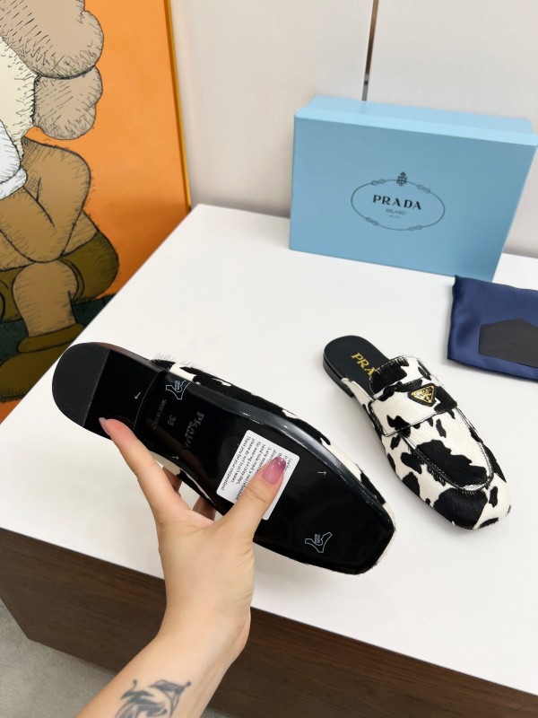 2025 Women Prada Black White Calf Hair Loafers LY00260