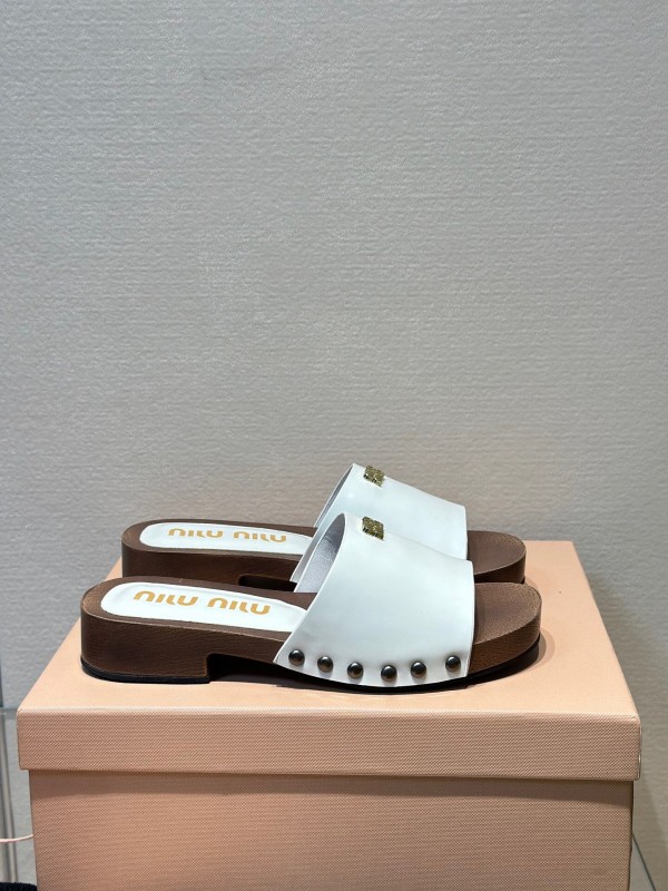 2025 Women Miumiu White Leather Slippers