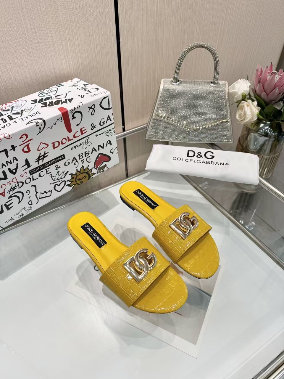 2025 Women Dolce & Gabbana Yellow Leather Slippers LY00190