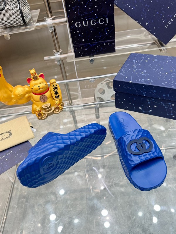 2025 Men Gucci Blue Rubber Slippers Interlocking G KFY00170