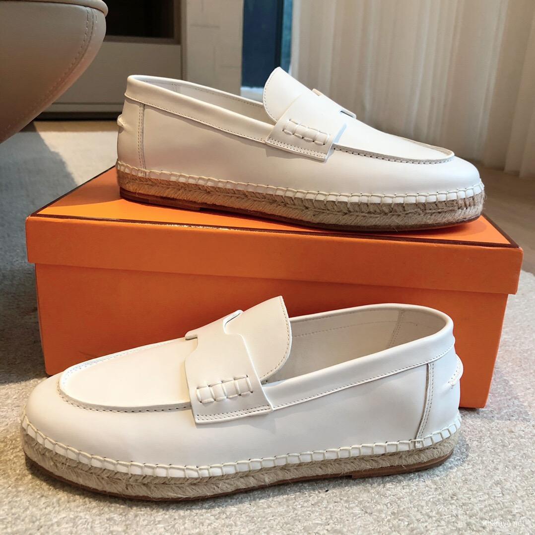 2025 Unisex Hermès White Calfskin Leather Loafers AS00380