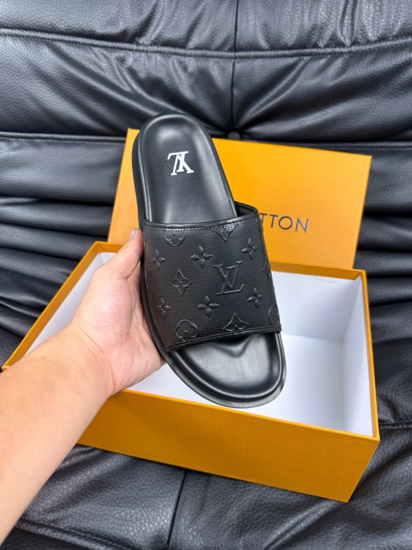 2025 Men Louis Vuitton Black Leather Slippers AS00170