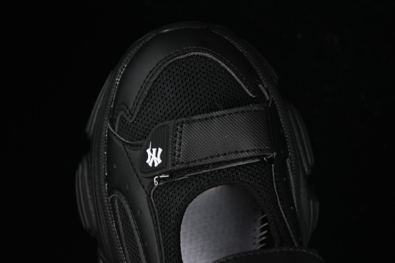 Adidas NY MLB Winner Chunky Mask New York Yankees Height Increase Platform Sandals - 3ASDW015350BKS