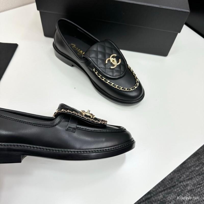 Chanel Classic Flap Chain CC Loafers with Buckle Closure - LY00320