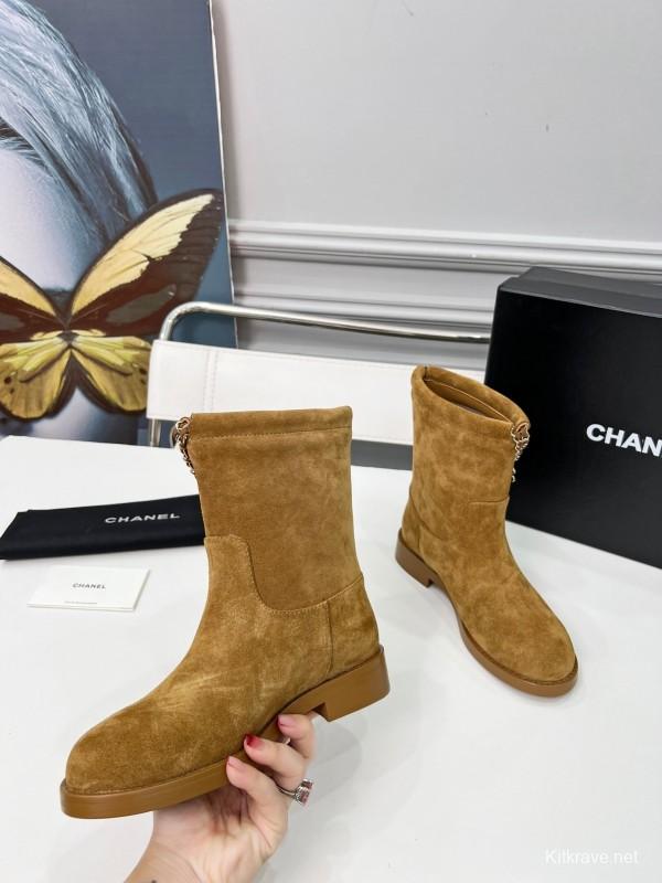 Chanel Quilted Leather Flat Ankle Boots with Four-Leaf Clover and CC Logo - LY00400