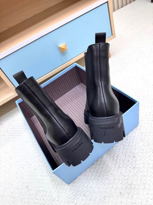 Prada 2025 SS Chunky Sole Ankle Boots - LY0340