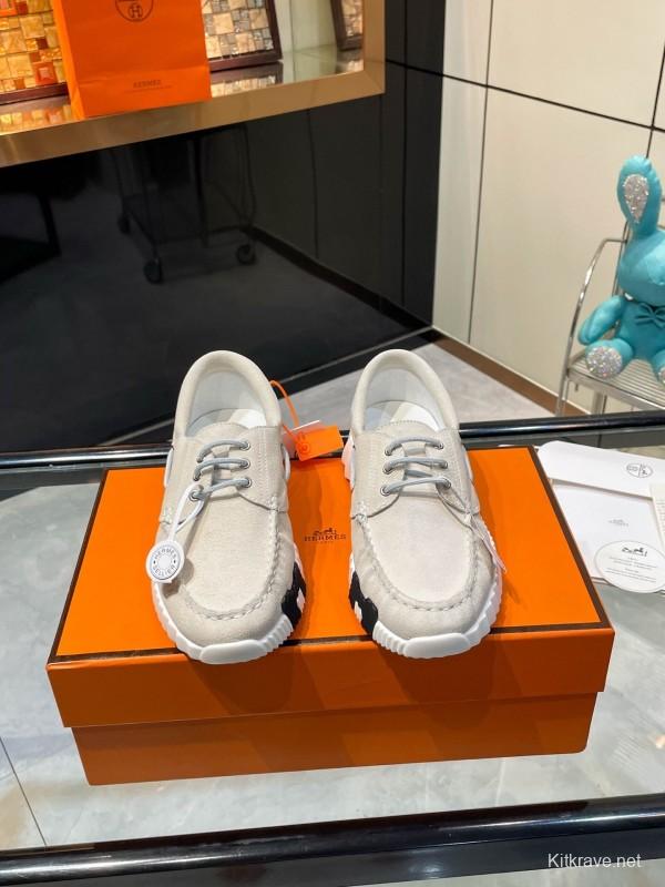 Hermès Classic Casual Sports Shoes with Exaggerated H Logo and Custom Sole - LY00300