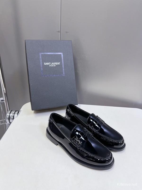 Saint Laurent Classic Loafer Flats - KFY00350