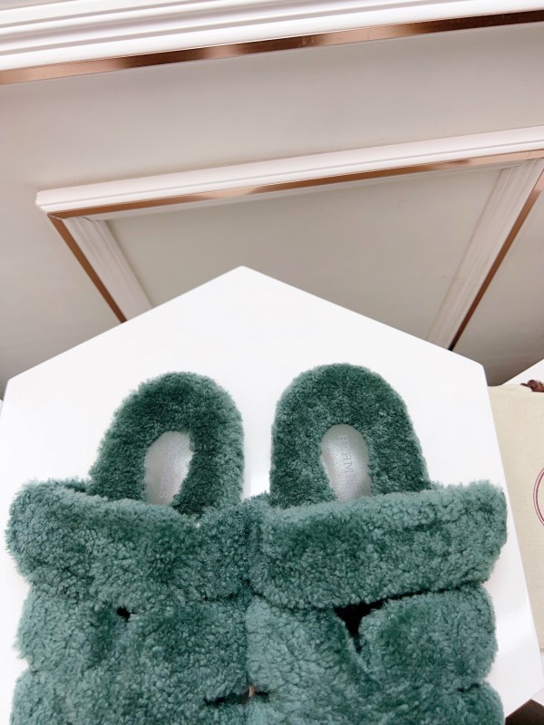 H Love Second Uncle Shoe Fur Slippers - LY00270