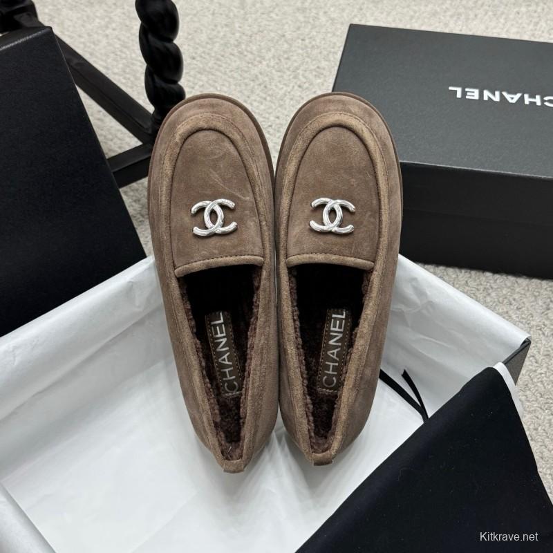 Chanel 2025 SS Teddy Fur Loafers with Double C Logo - KFY00300